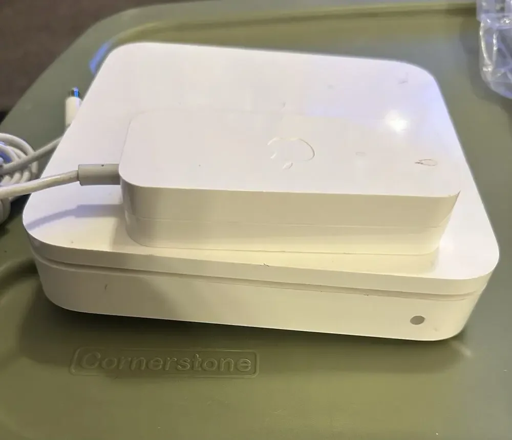 Apple AirPort Extreme Base Station WiFi Router A1354 4th Gen 802.11n Tested